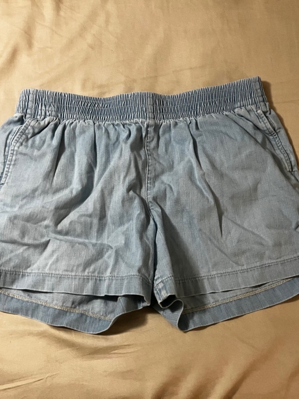 GAP shorts